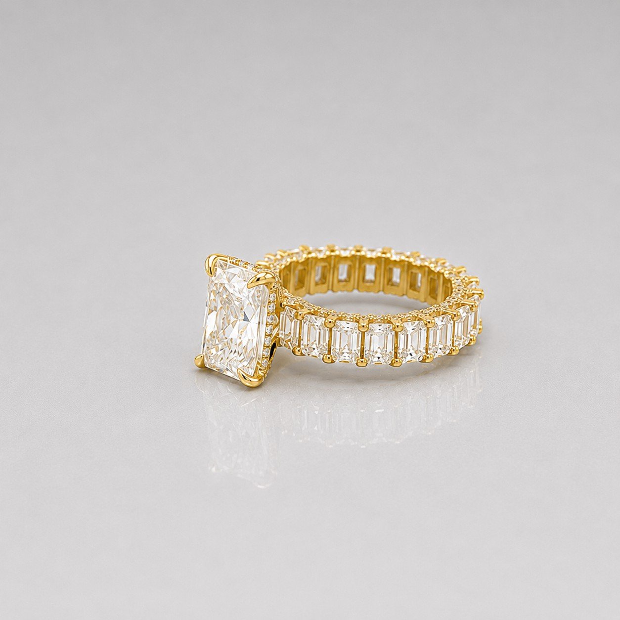 14K YELLOW-GOLD DIAMOND RING